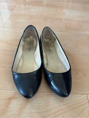 Cathy Jean Black slightly Pointed-Toe Patent leather black Ballet Flats size 6